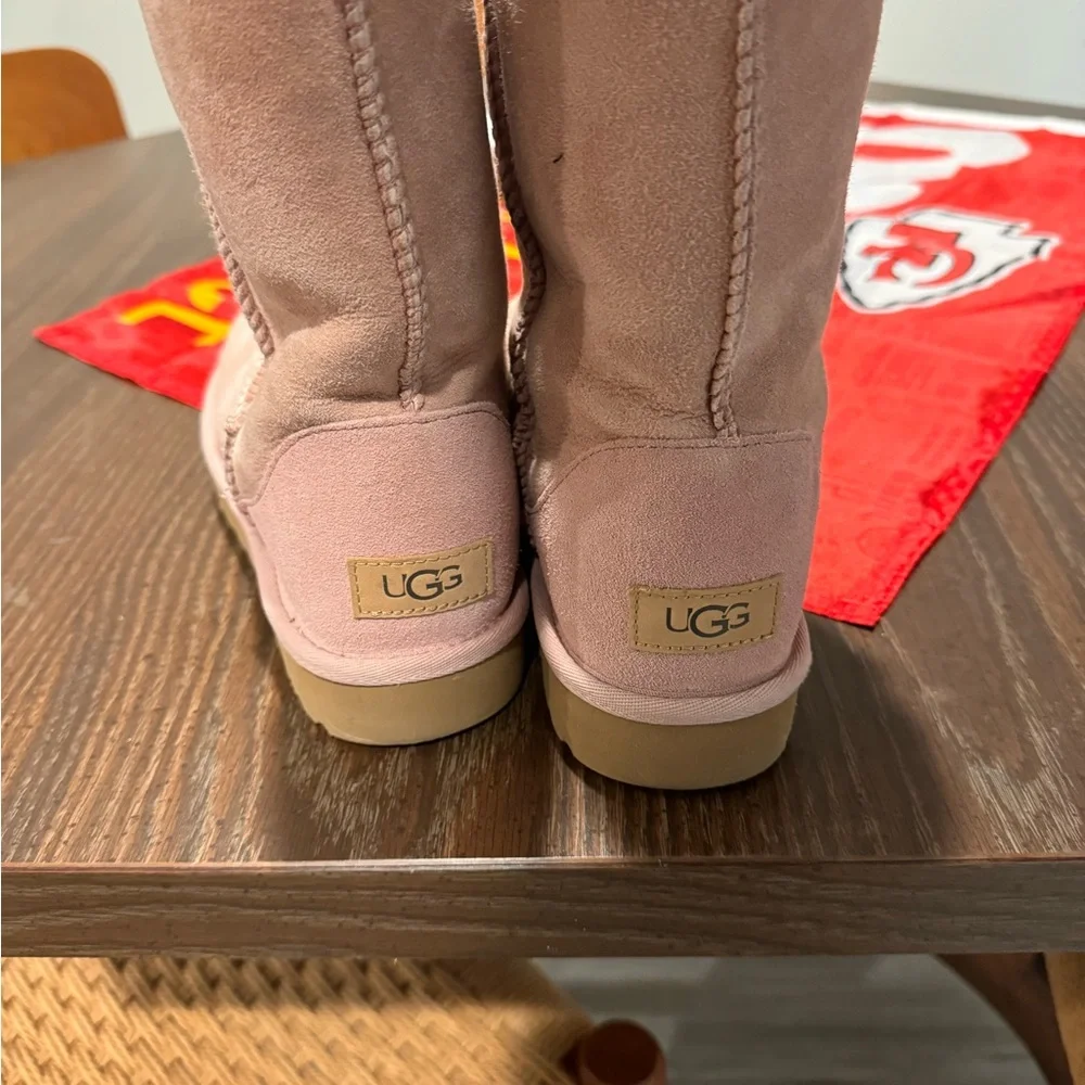 UGG Women's Classic Short II boots in seashell pink suede and sheepskin - Picture 3 of 7